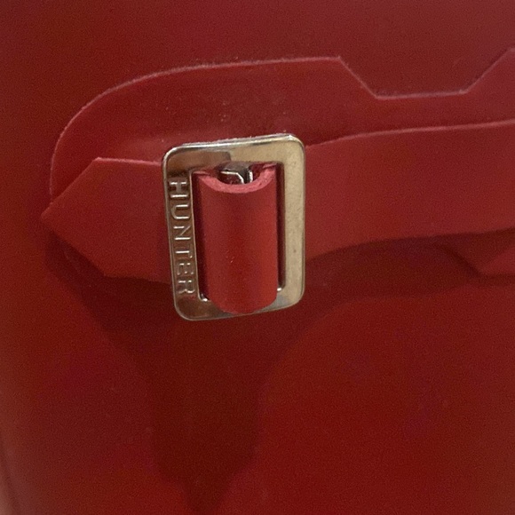 ❤️RED TALL HUNTER BOOTS❤️ - Picture 6 of 7